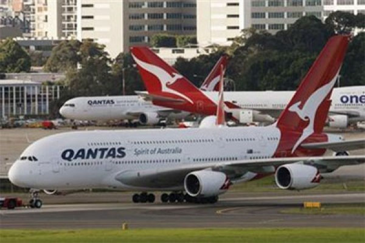 Saham Qantas rontok saat Bursa Australia dibuka anjlok