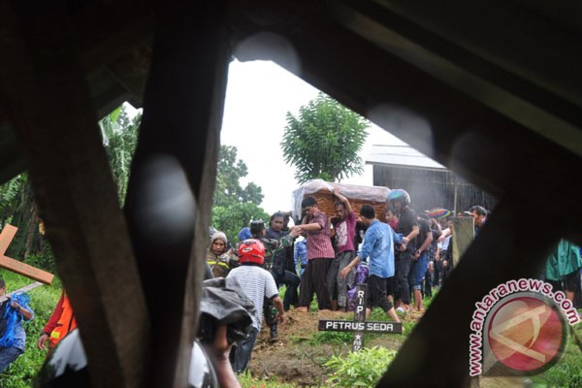 Intan Olivia, korban pemboman Gereja Oikumene Samarinda dimakamkan