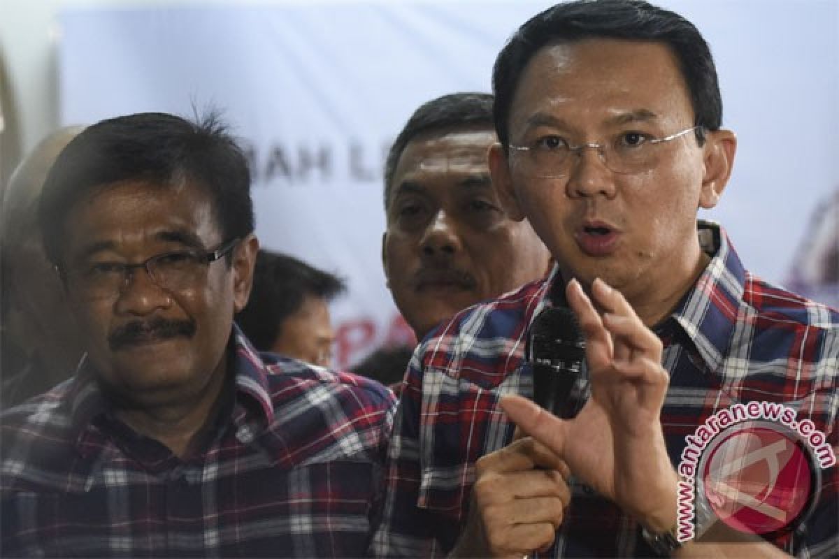 Jadi tersangka, Ahok akan tetap blusukan