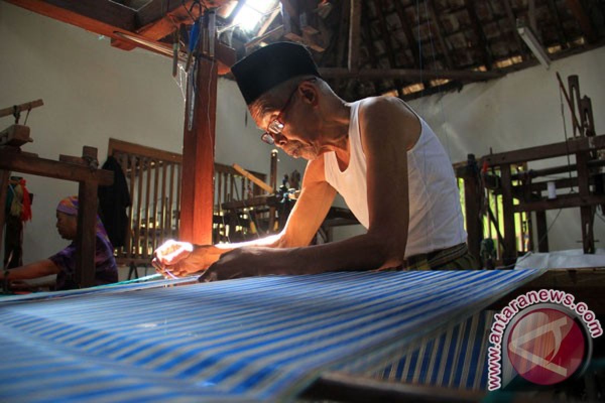 Perajin Bantarjo kembangkan tenun lurik tradisional