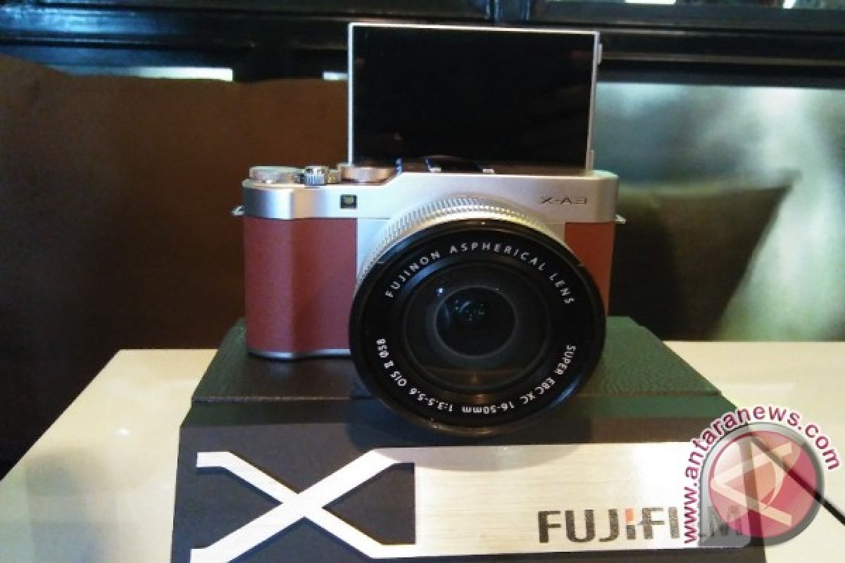 Fujifilm X-A3, lebih ringan untuk selfie