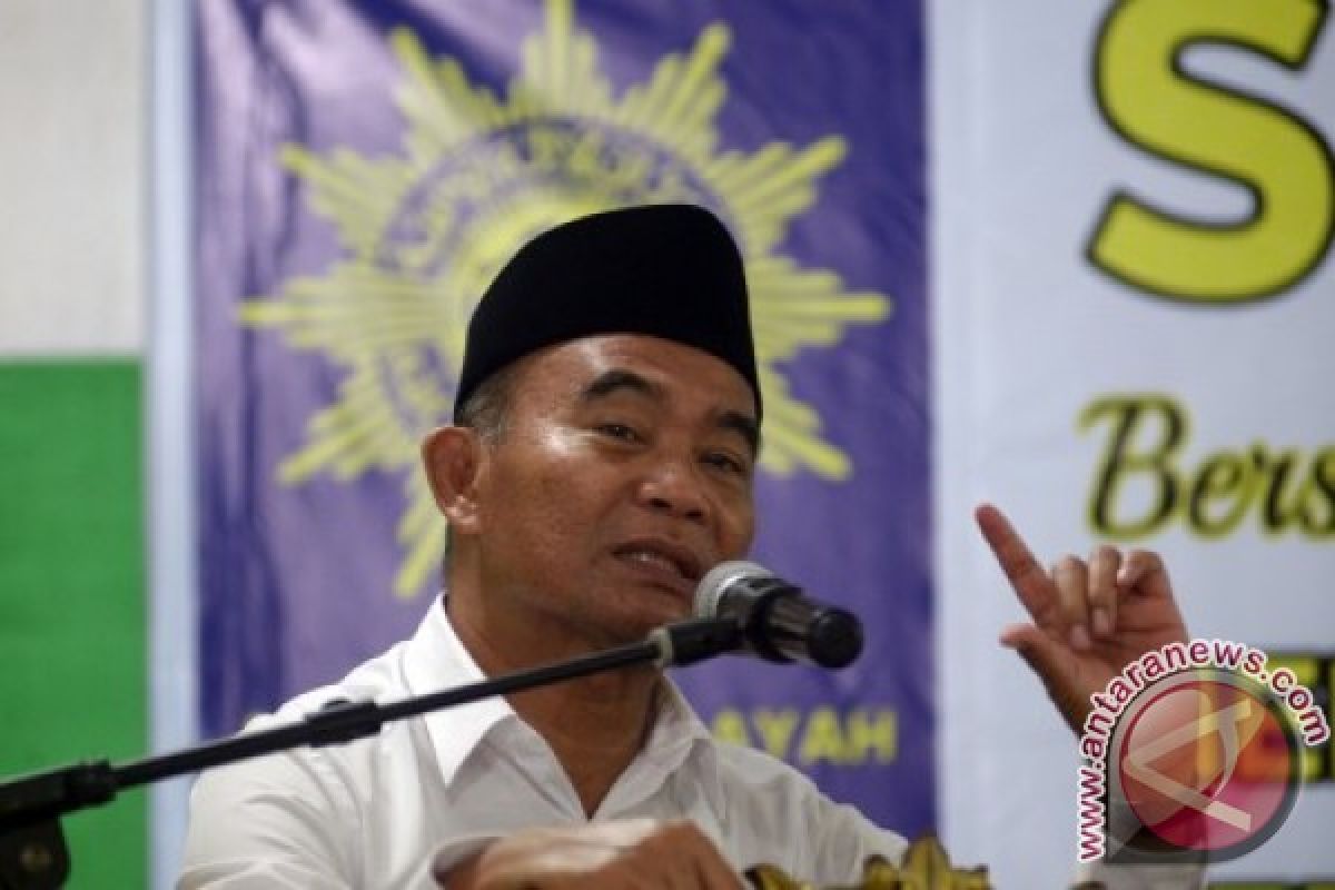 MENDIKBUD KUNJUNGI UNISMUH MAKASSAR