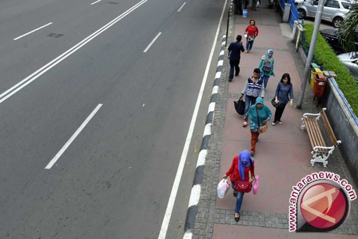 Pemkot Palembang bertahap kembalikan fungsi trotoar