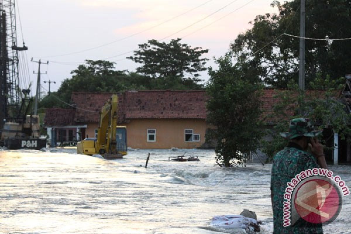 Ribuan rumah di Karawang terendam banjir