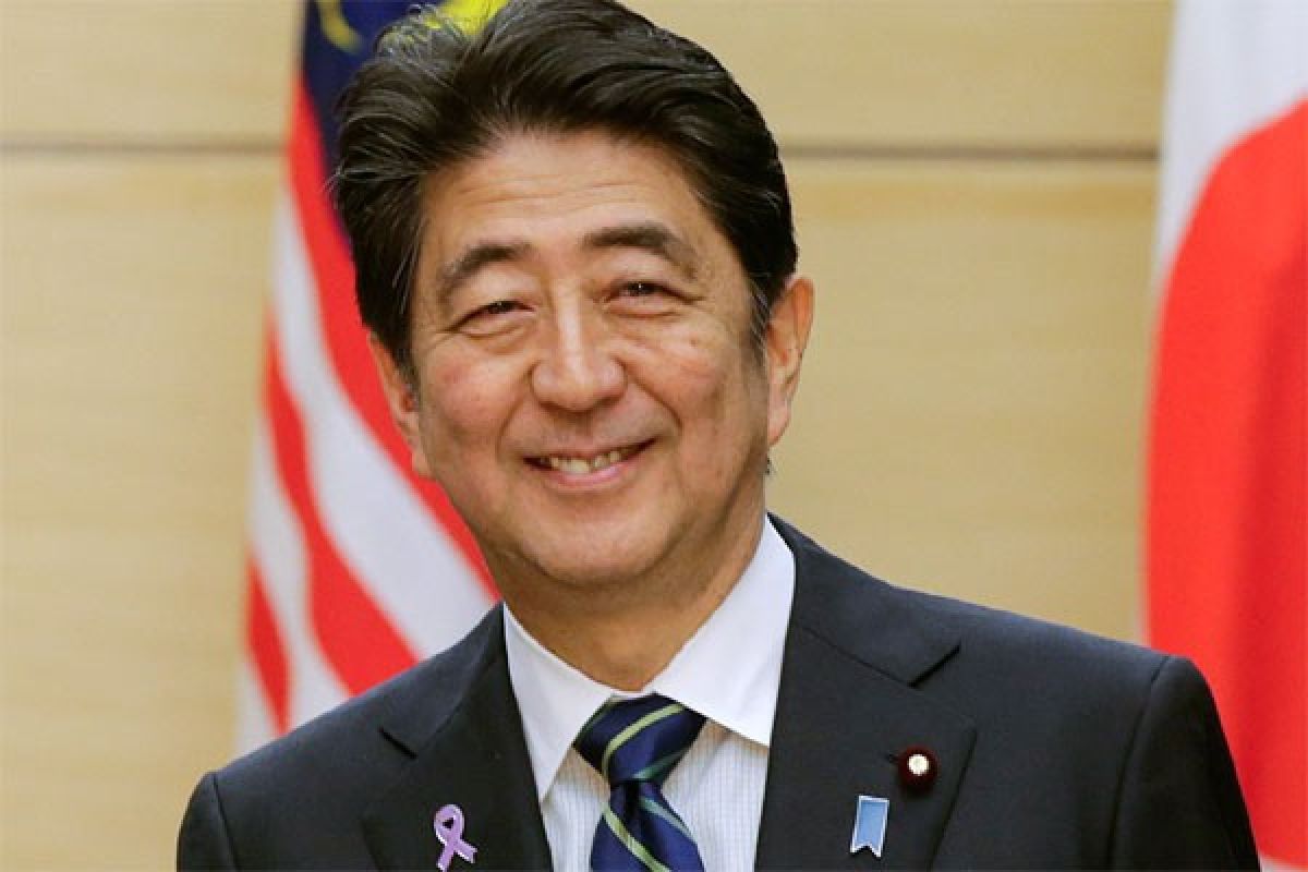 Shinzo Abe kirim persembahan pada korban perang di Kuil Yasukuni