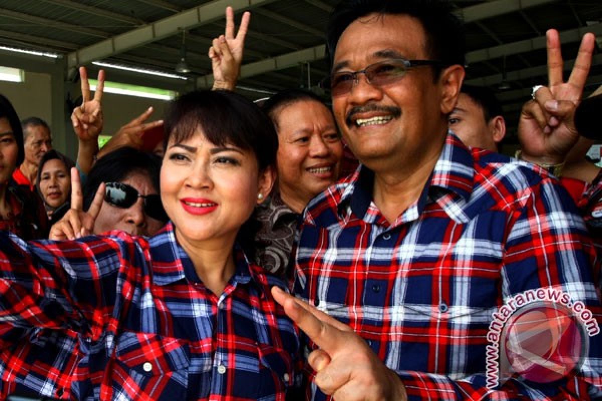 Djarot-Heppy kunjungi Julia Perez di RSCM