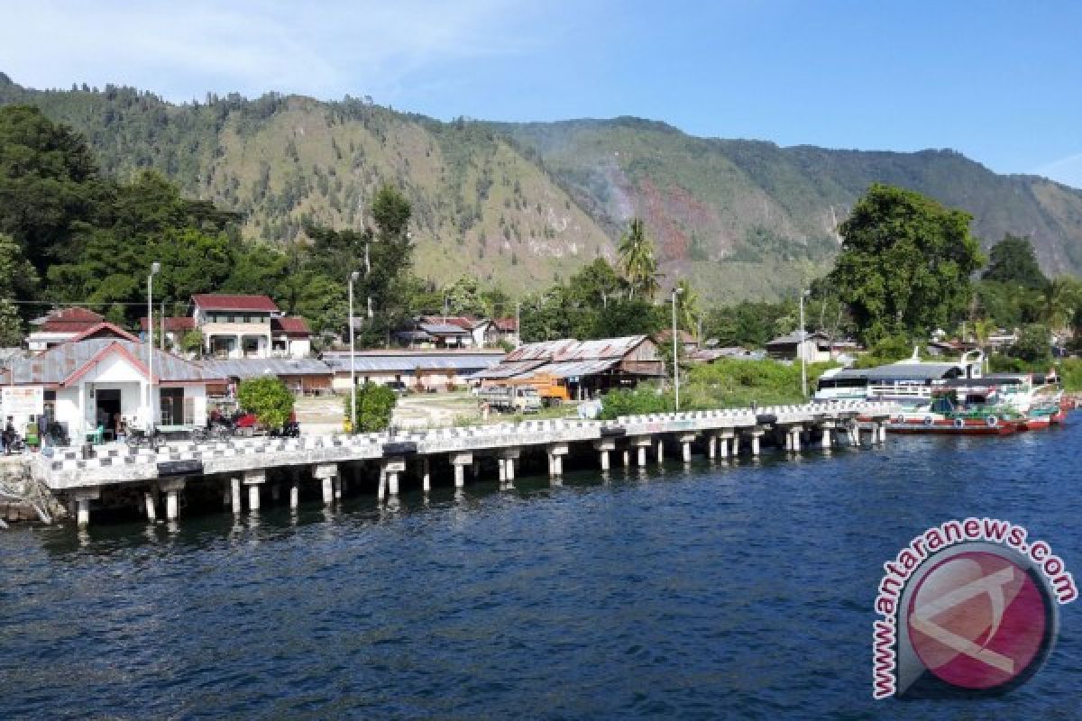 Aktivitas pelabuhan di Samosir meningkat drastis