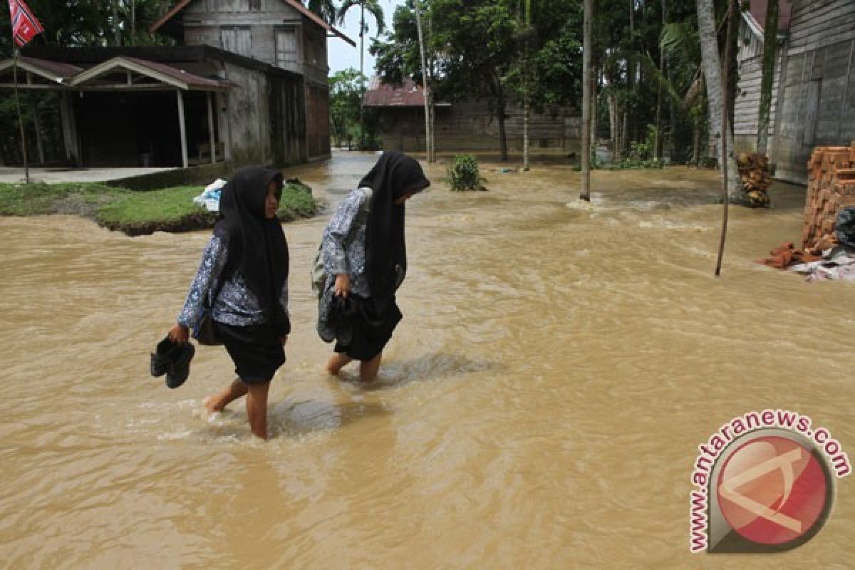 Aktivitas sekolah Aceh Barat mulai aktif