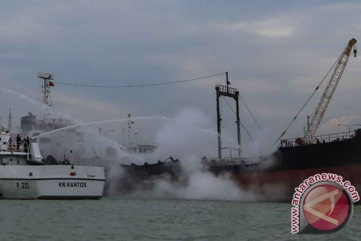 Arus kencang, kapal tanker tabrak Jembatan 2 Barelang