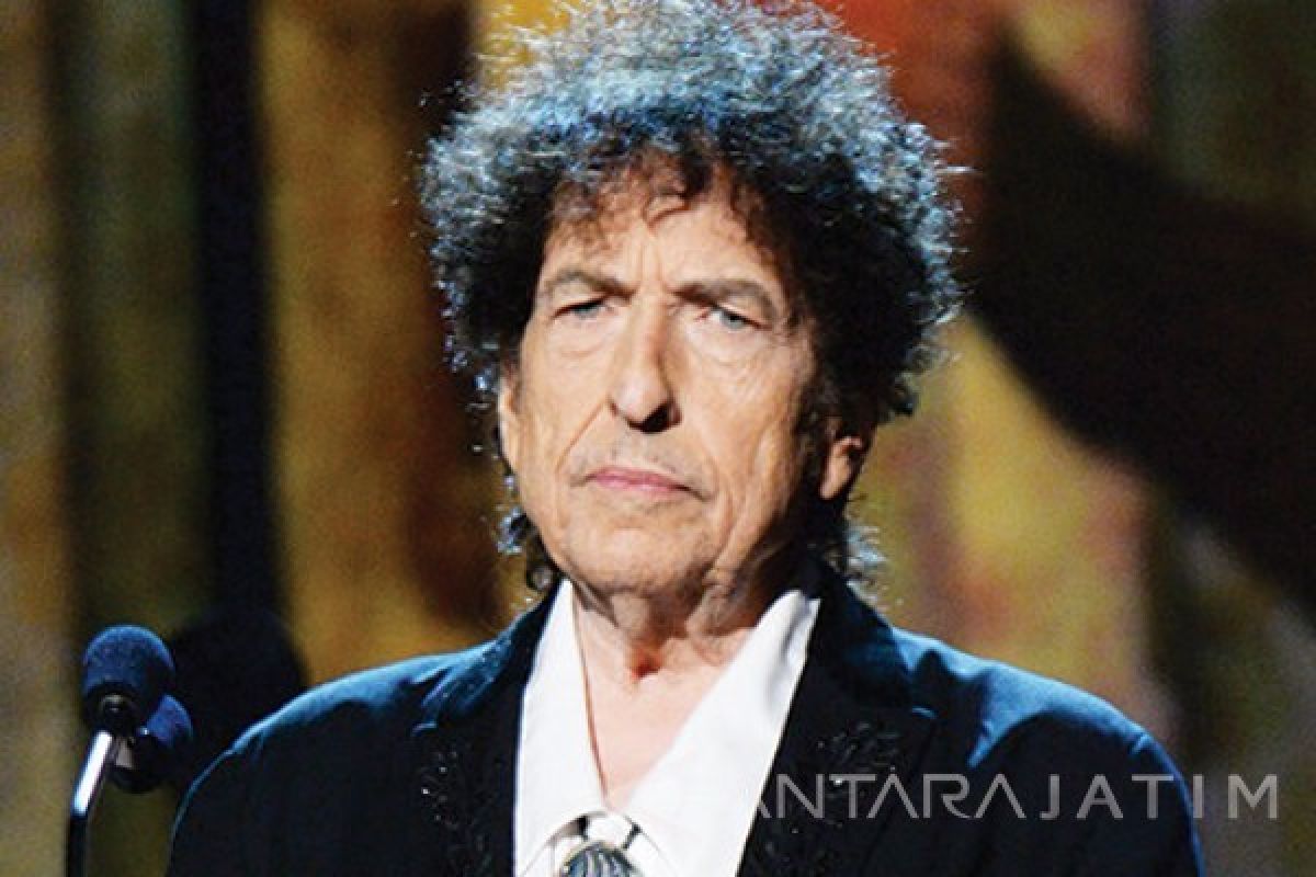 Bob Dylan Tak Akan Hadiri Penganugerahan Nobel