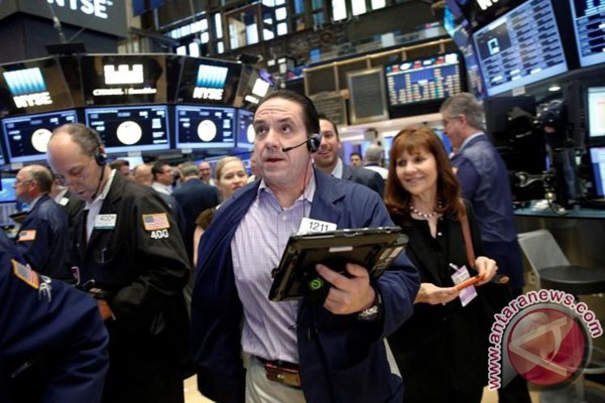 Wall Street menguat di tengah pelantikan Trump