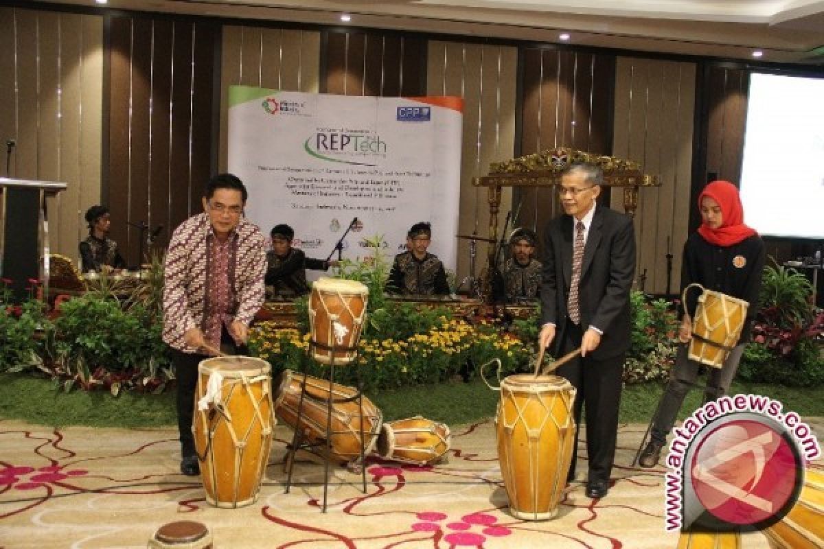 Kemenperin Dorong Industri Kertas Terapkan Teknologi Hijau - ANTARA ...