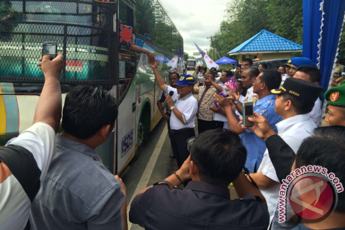 Pemkab Labusel Kutip Retribusi Terminal Perdana