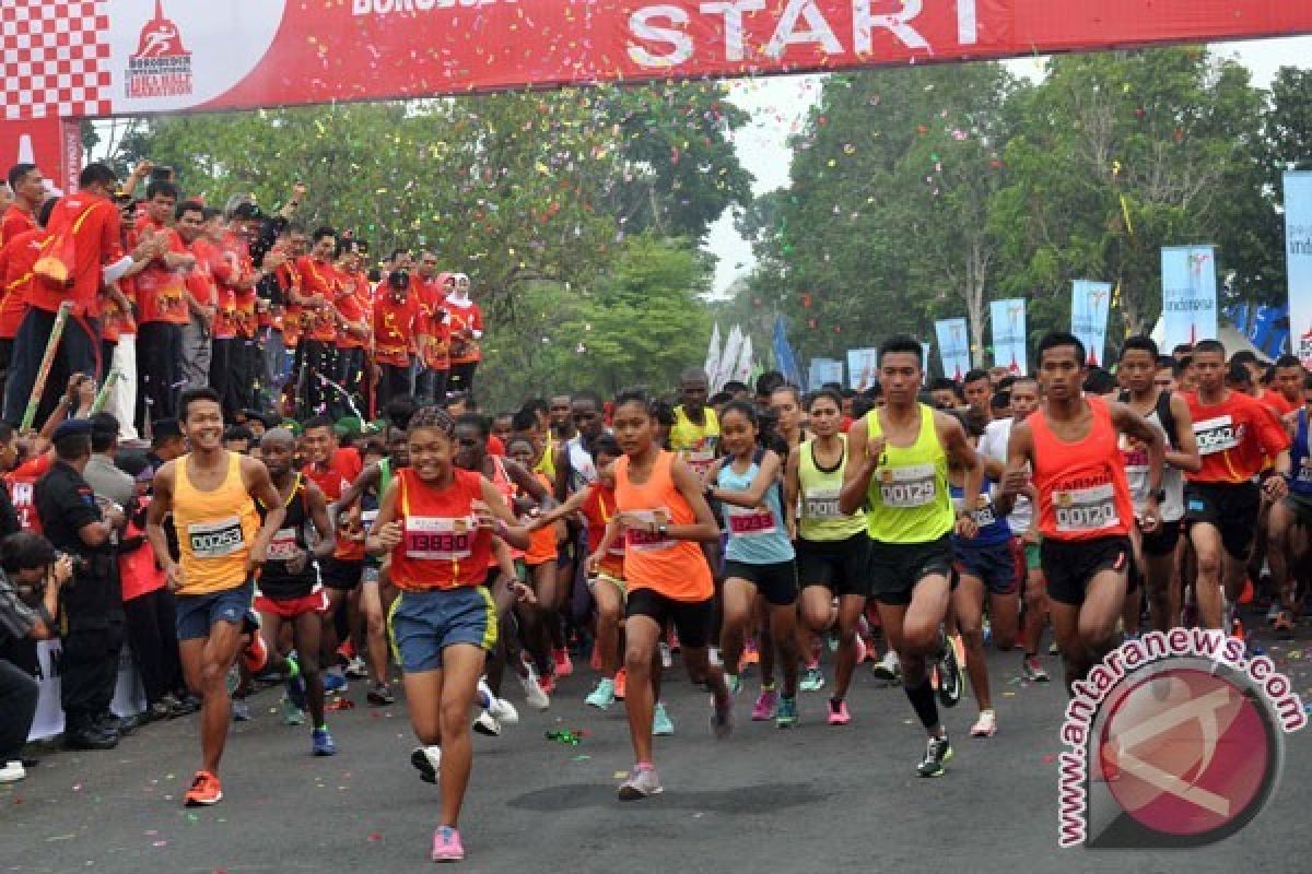 Menpora Lepas Ribuan Peserta Borobudur Marathon