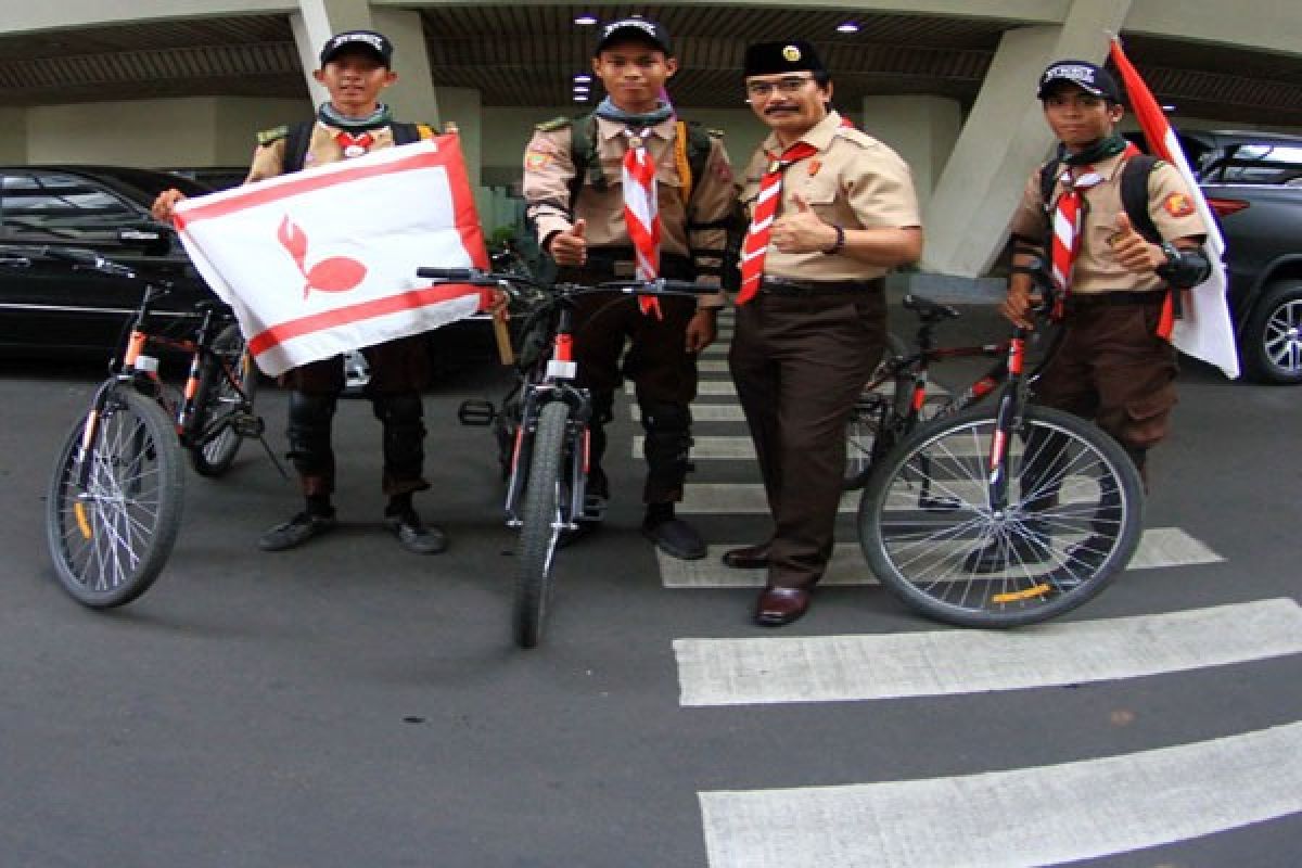 Tiga Anggota Pramuka Jalan Kaki 174 Kilometer