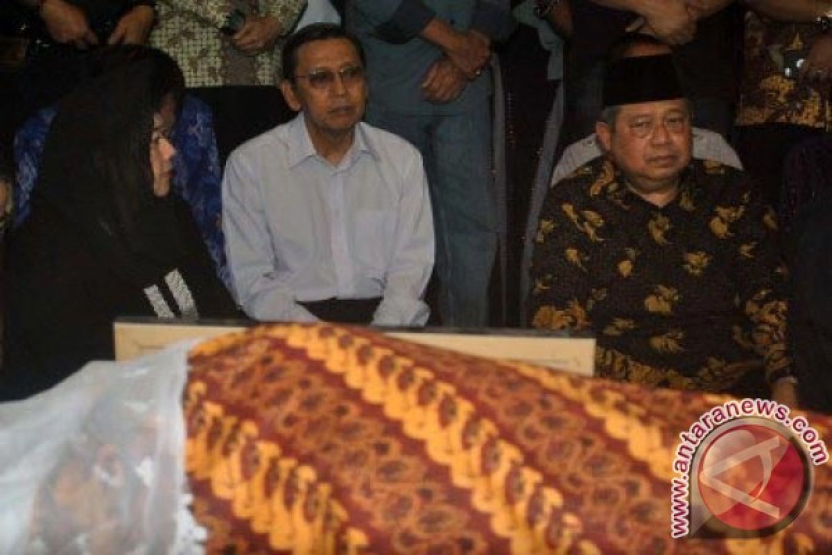SBY: Sutan Bhatoegana Berjasa Besar Kepada Demokrat