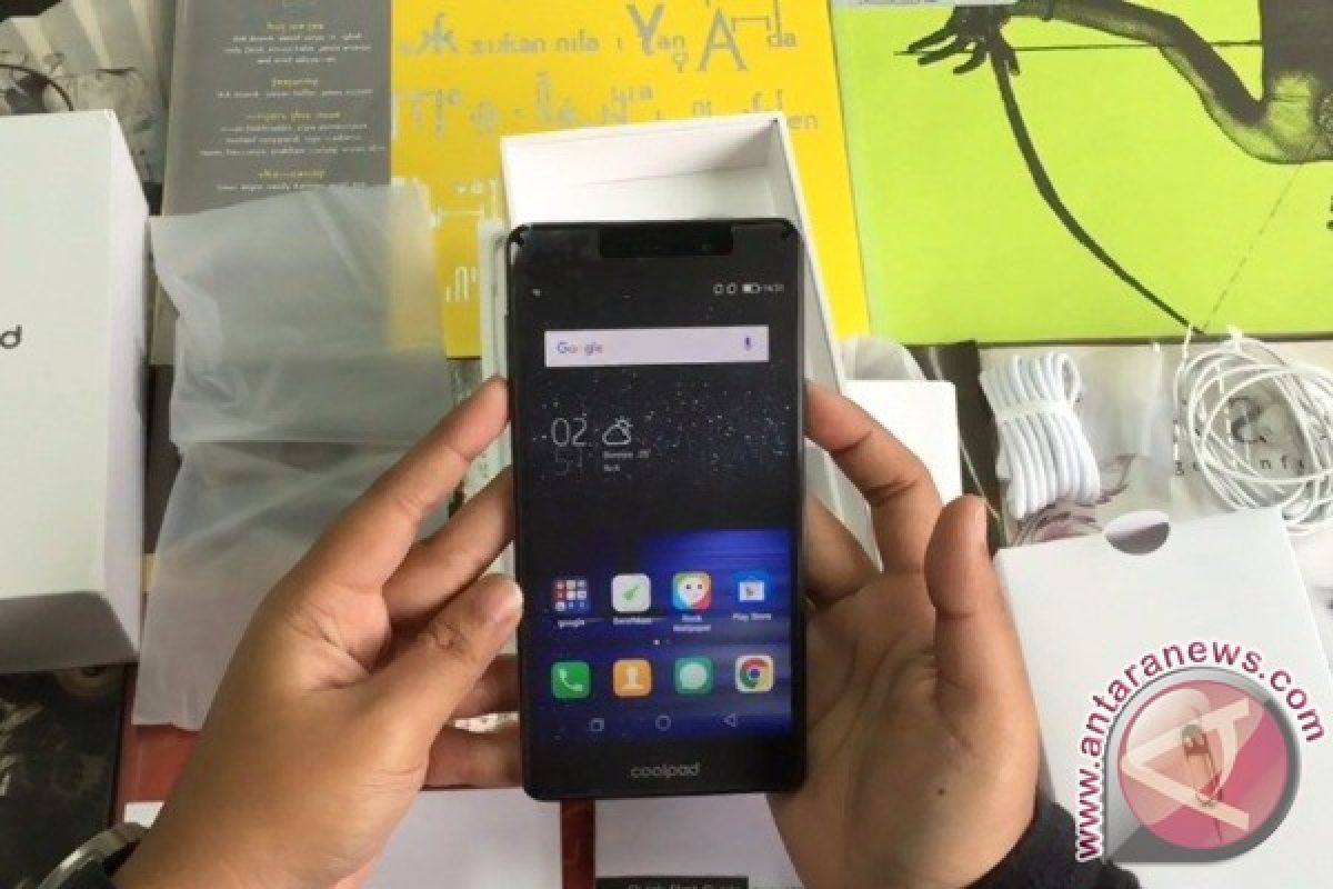 Coolpad Sky 3 Black, ponsel untuk pecinta selfie