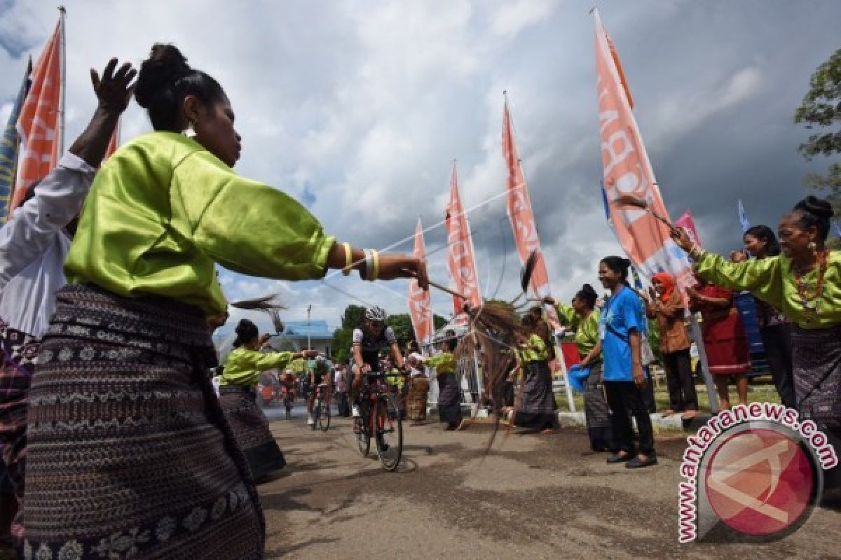 Dokter Spesialis Jantung Ikut "Tour de Timor"