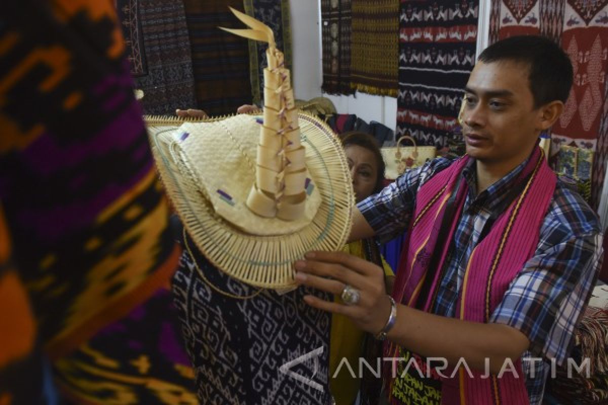 Puluhan Produk Indonesia Timur Dipamerkan di Surabaya (Video)