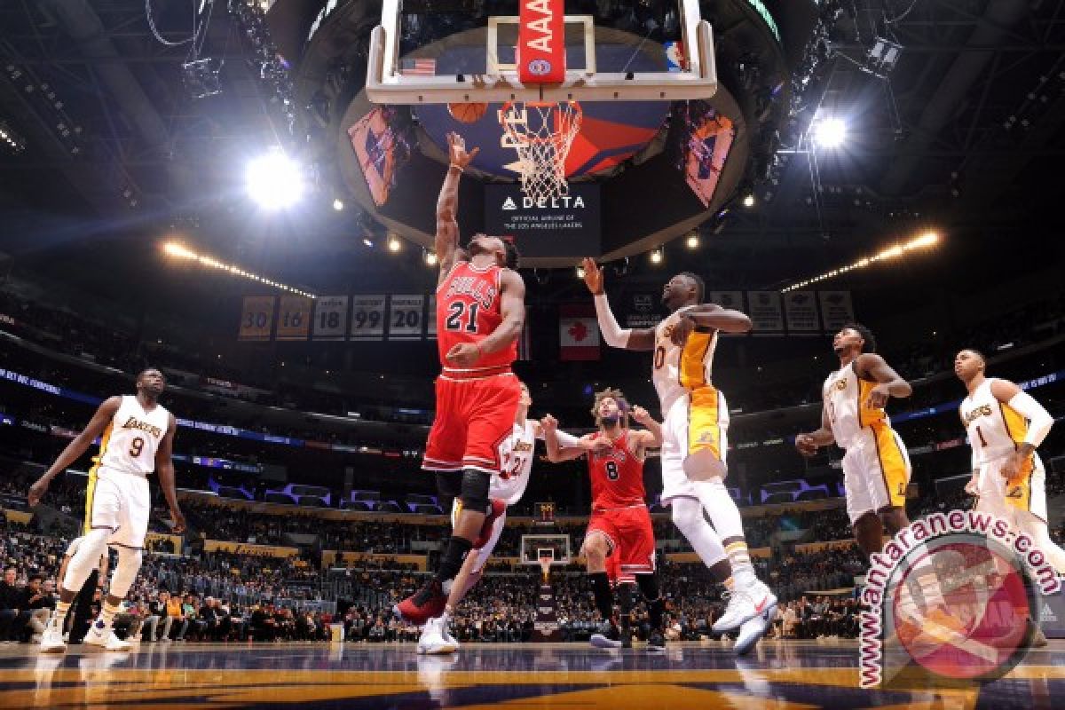 40 poin Jimmy Butler bawa Bulls atasi Lakers 118-110