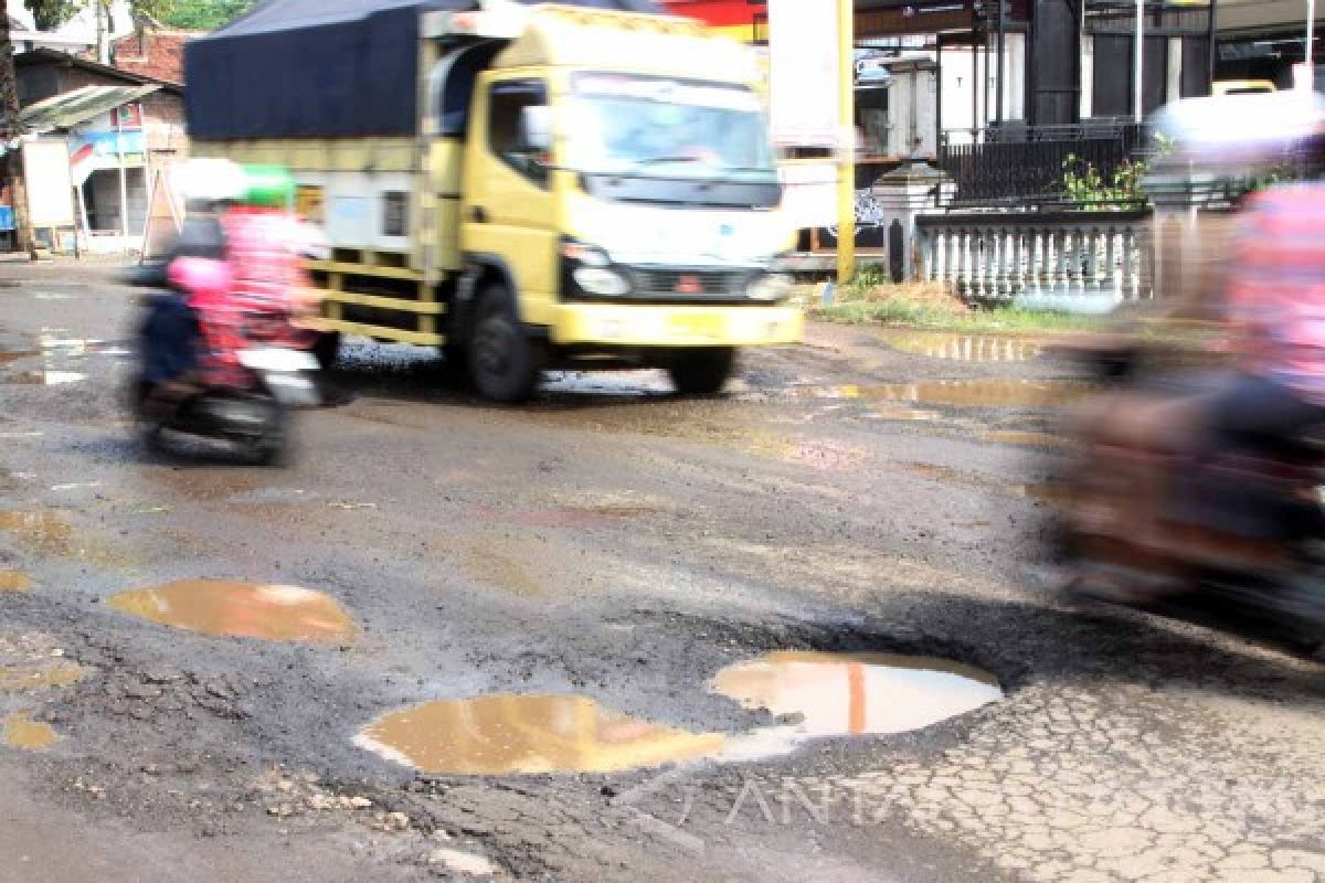 Jalan Nasional Tulungagung-Trenggalek Mulai Diperbaiki