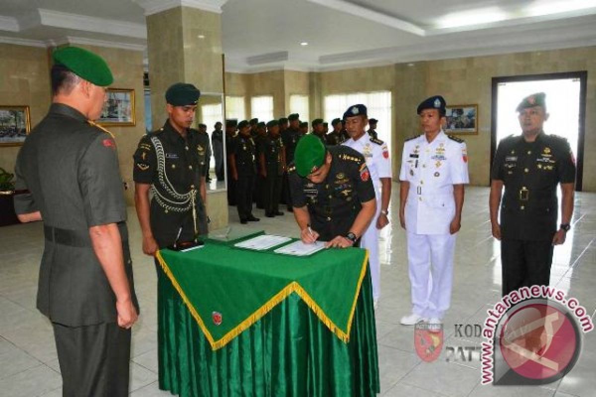 Pangdam Pimpin Sertijab Pejabat Teras Kodam XVI/Pattimura