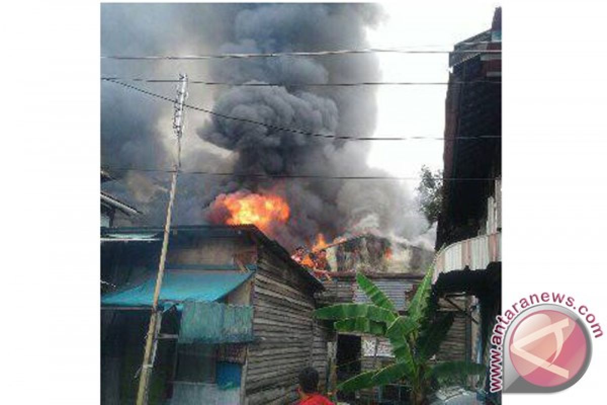 11 buildings burnt down in Balangan