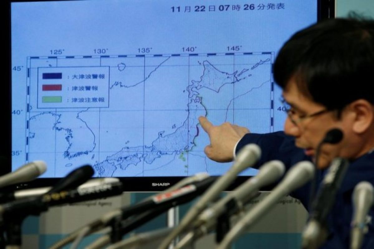 Magnitude 7.3 quake jolts Northeastern Japan, 1st tsunami wave observed