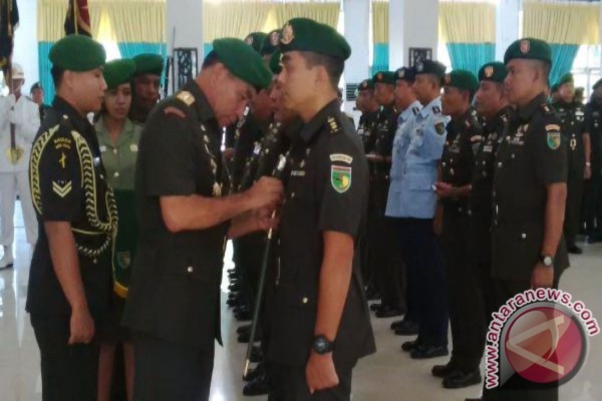 Pangdam Cenderawasih pimpin tradisi korps perwira baru 