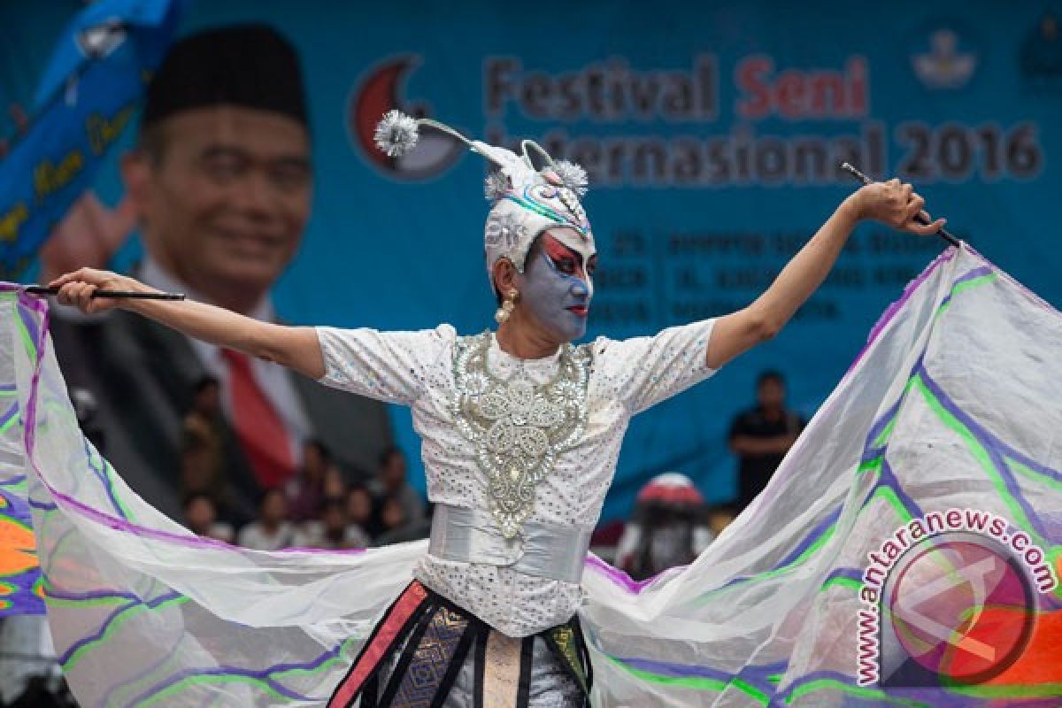 Didik Nini Thowok bantu Bupati Kulon Progo kembangkan budaya