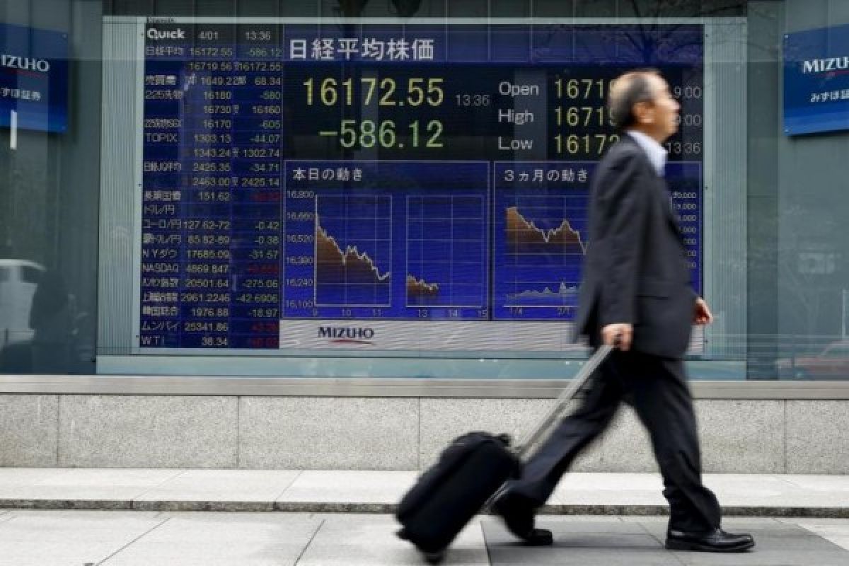 Bursa saham Tokyo dibuka melemah ikuti Wall Street