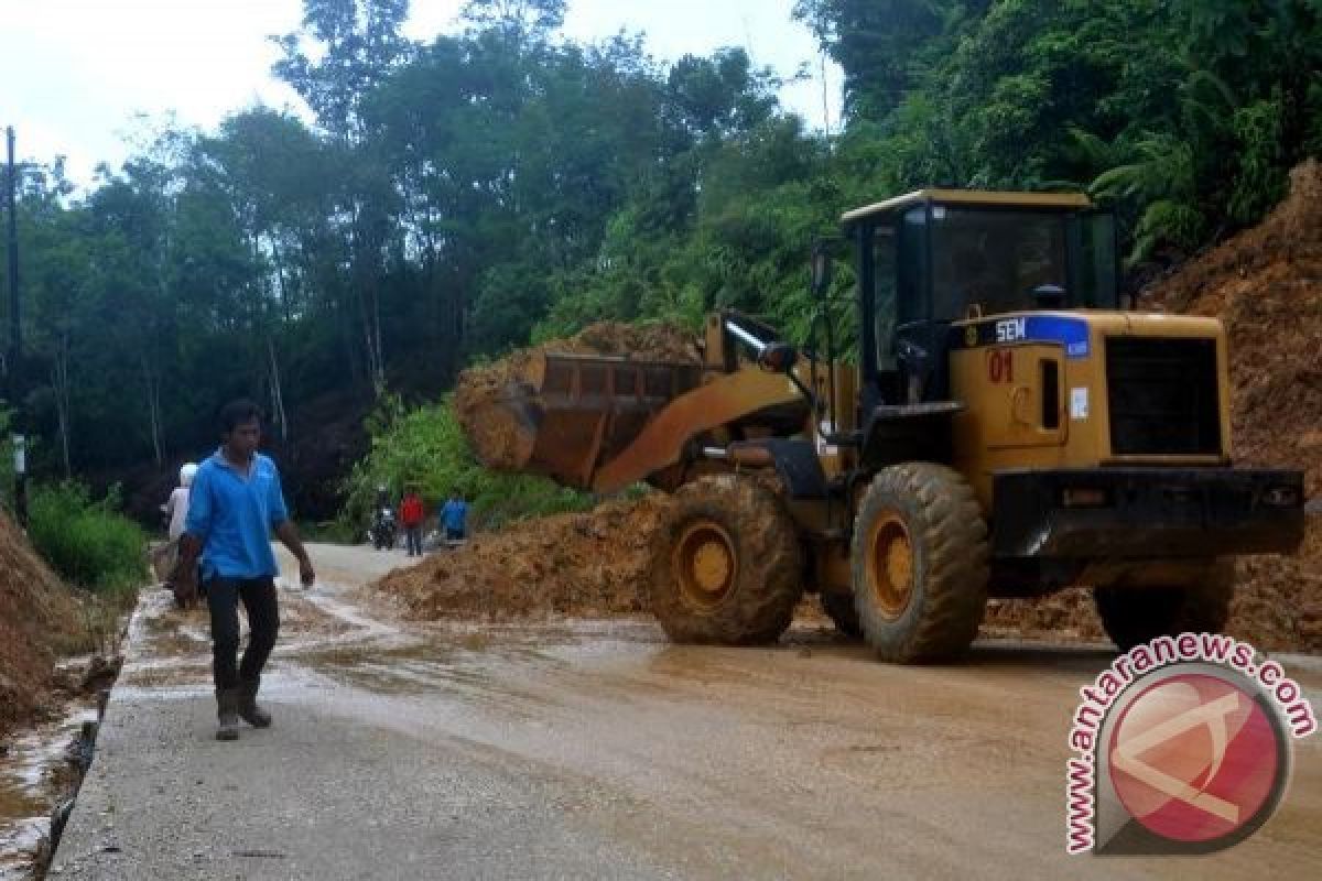 Kita Apresiasi Dinas PU Turun Langsung Tangani Longsor, kata Anggota DPRD Ini