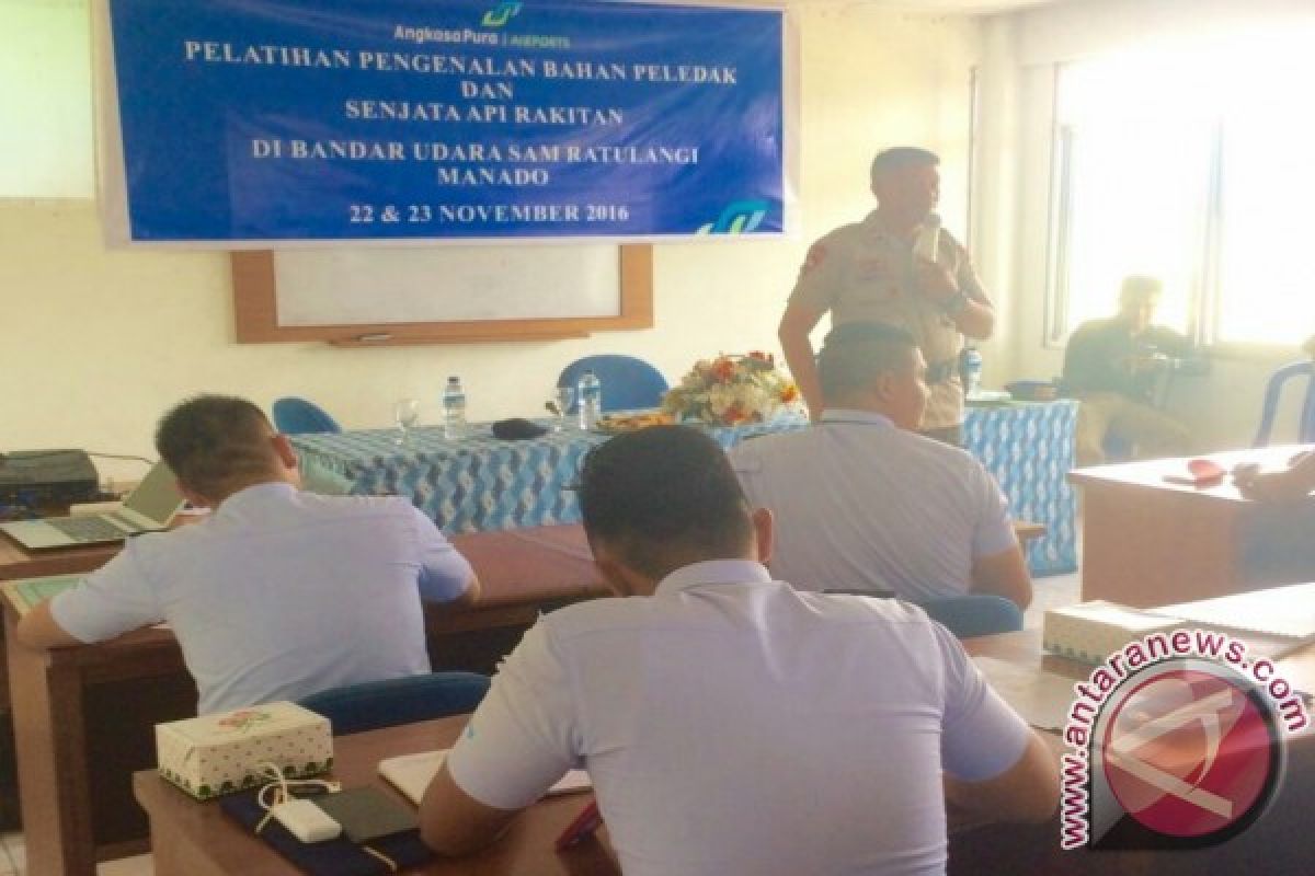 Bandara Manado Gandeng Brimob Pelatihan Bahan Peledak 