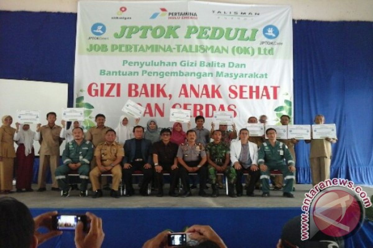 Job Pertamina Talisman berikan bantuan siswa berprestasi