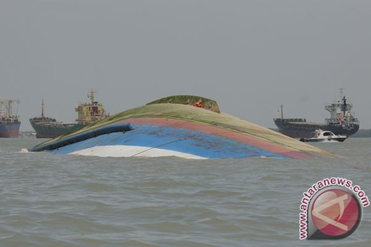 Nelayan Rembang Temukan Bangkai Kapal Tenggelam