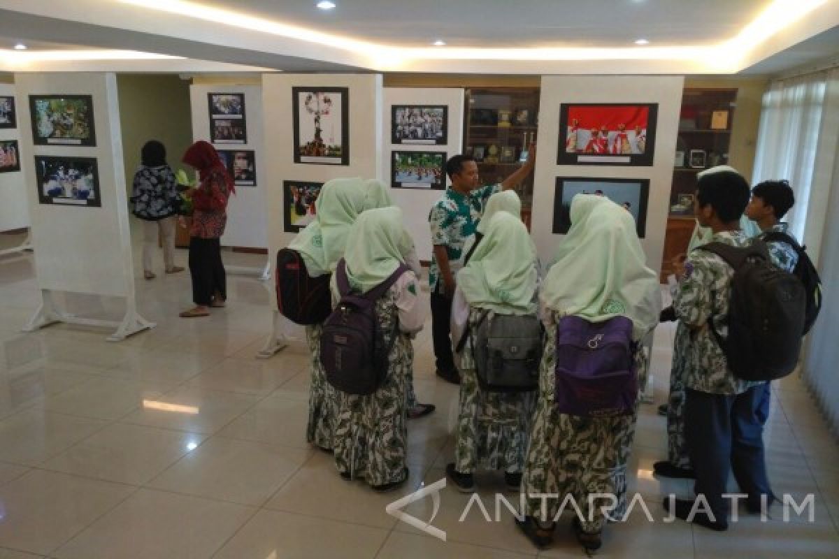 PWI Sidoarjo Pamerkan Puluhan Karya Foto