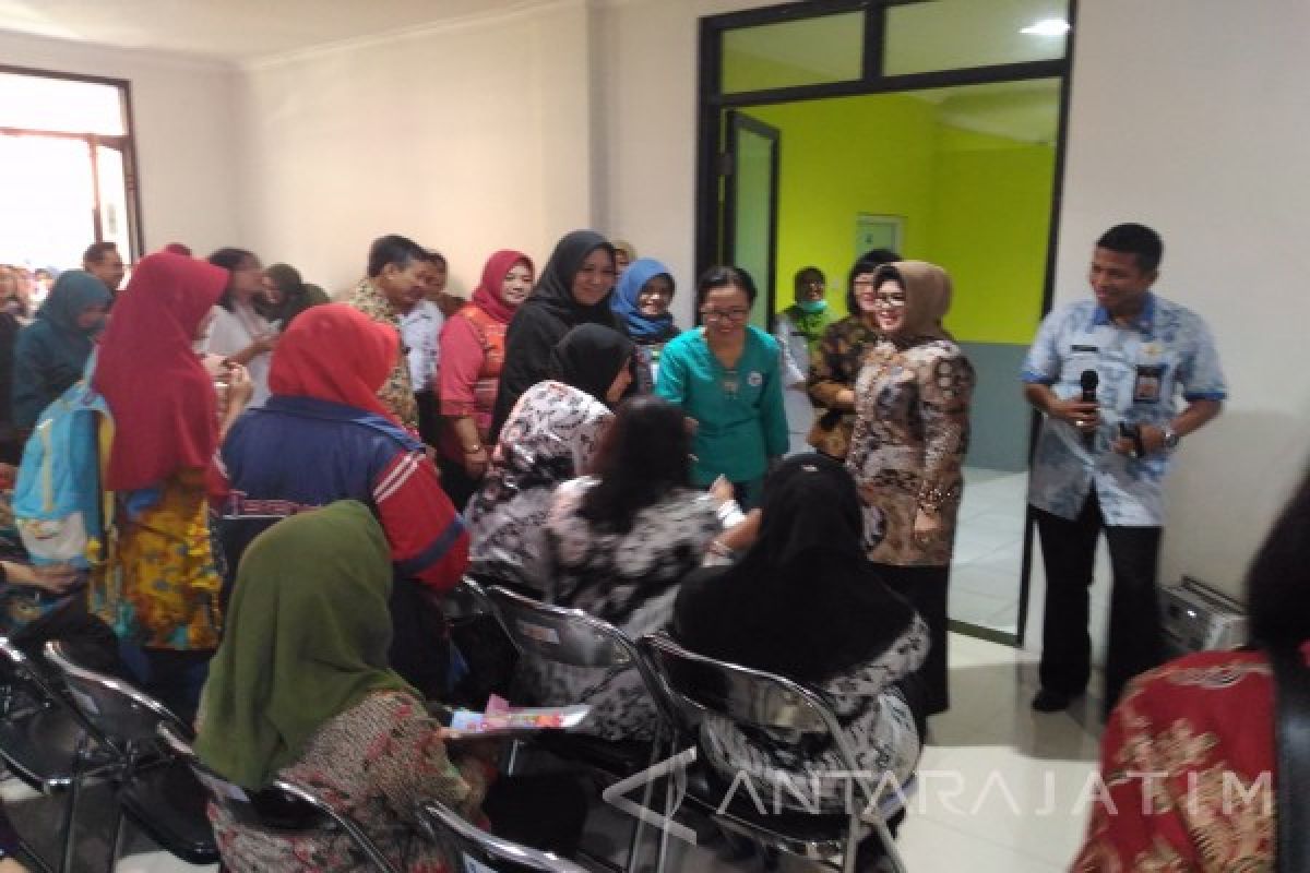 Puluhan Guru di Surabaya  Ikuti Pemeriksaan IVA/Papsmear