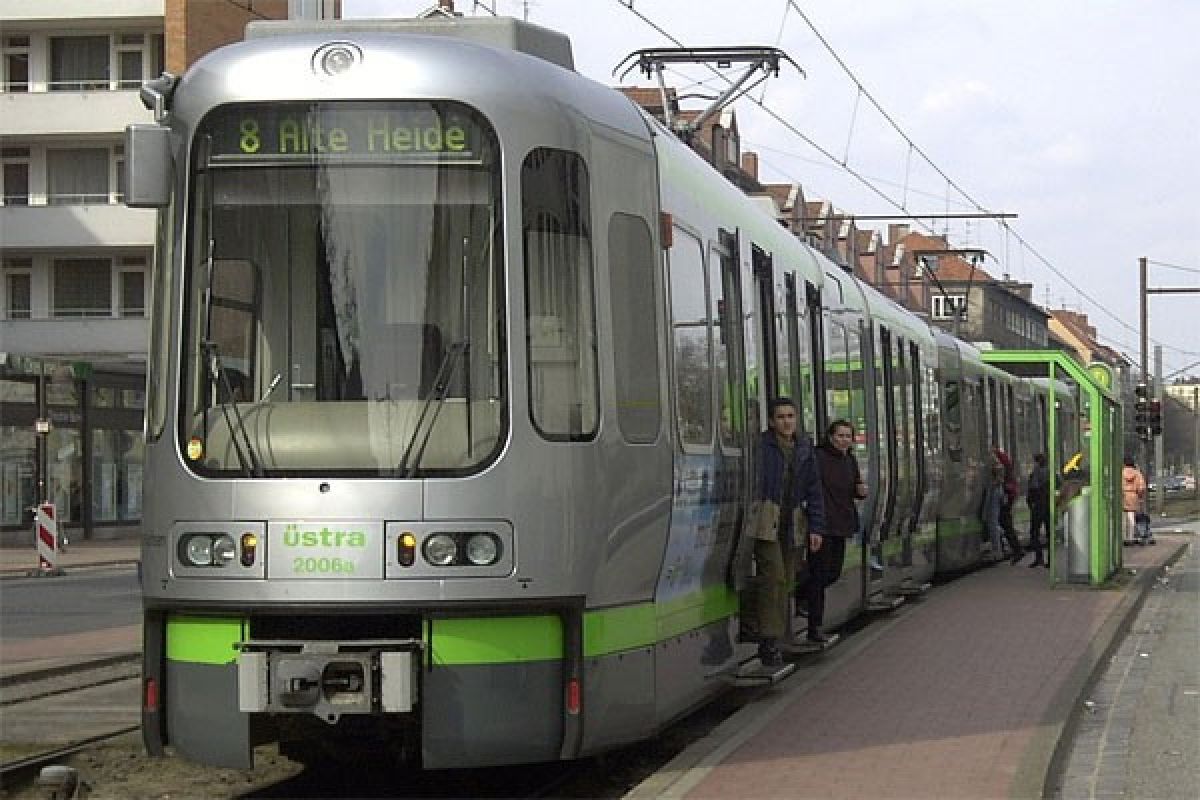 Usulan transportasi trem di Surabaya akan dikaji Kemenkeu