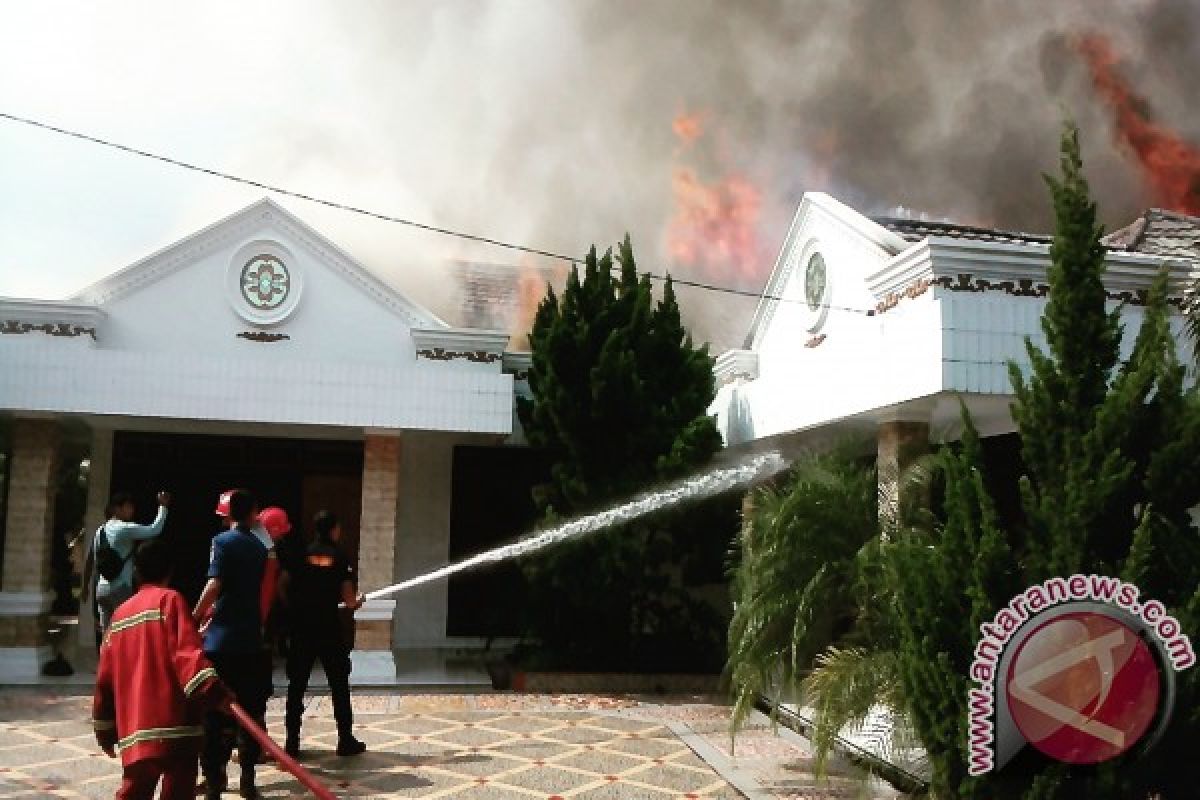 Kebakaran hanguskan rumah mewah di Kota Jambi