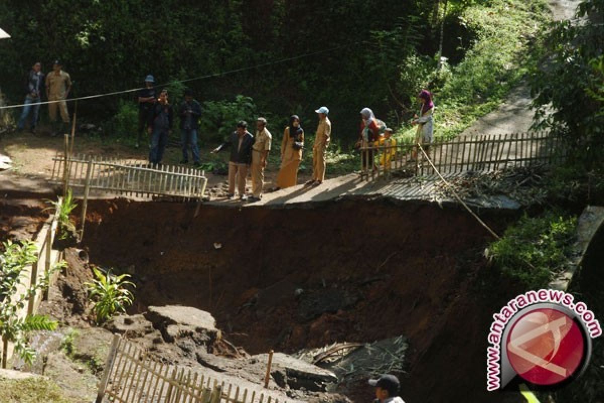 Banjir dan Longsor Melanda Kota Tasikmalaya