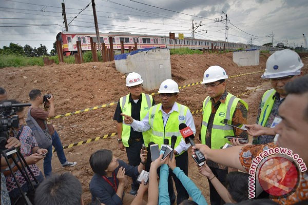 Menhub minta jalur KA dwiganda Manggarai-Cikarang dipercepat