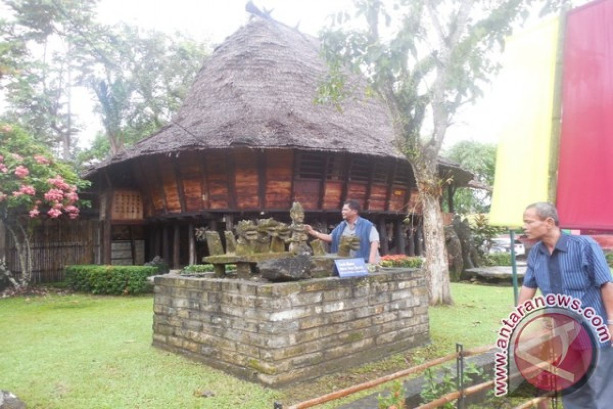 Museum Nias gabungan KOnsep Sejarah dan Alam