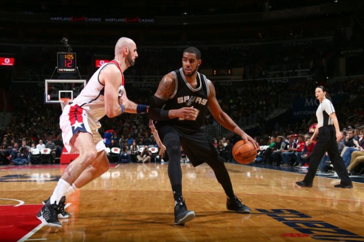 Spurs bekap Wizards 112-100