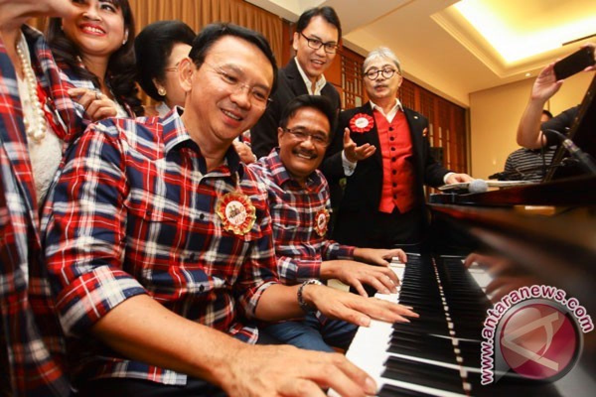 Ahok-Djarot "Mannequin Challenge" bersama Sejumlah Artis