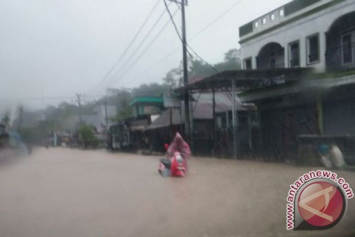 Jalur Samarinda-Bontang Kembali Lumpuh Akibat Banjir