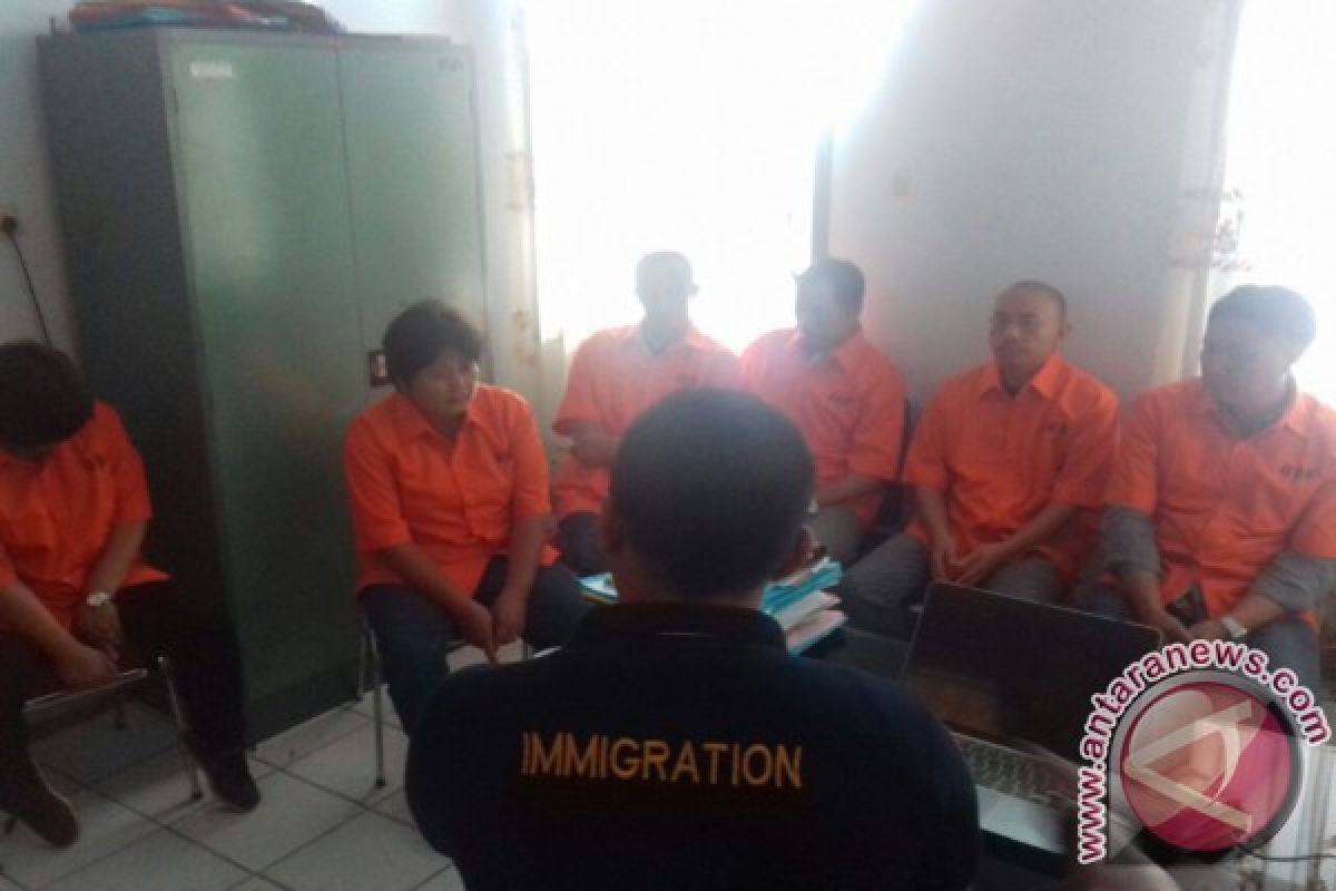 Imigrasi Kendari Amankan Enam WNA Asal Tiongkok