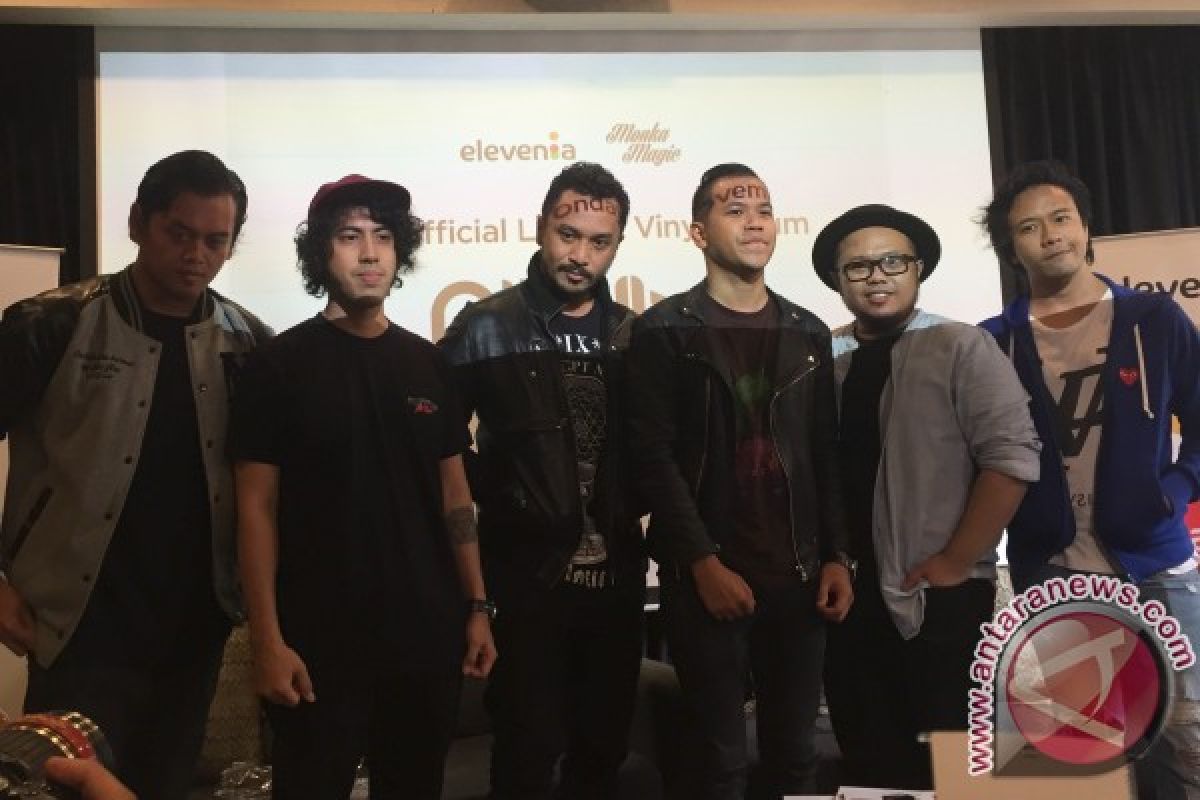 Album "Breakthru" di mata personel Nidji