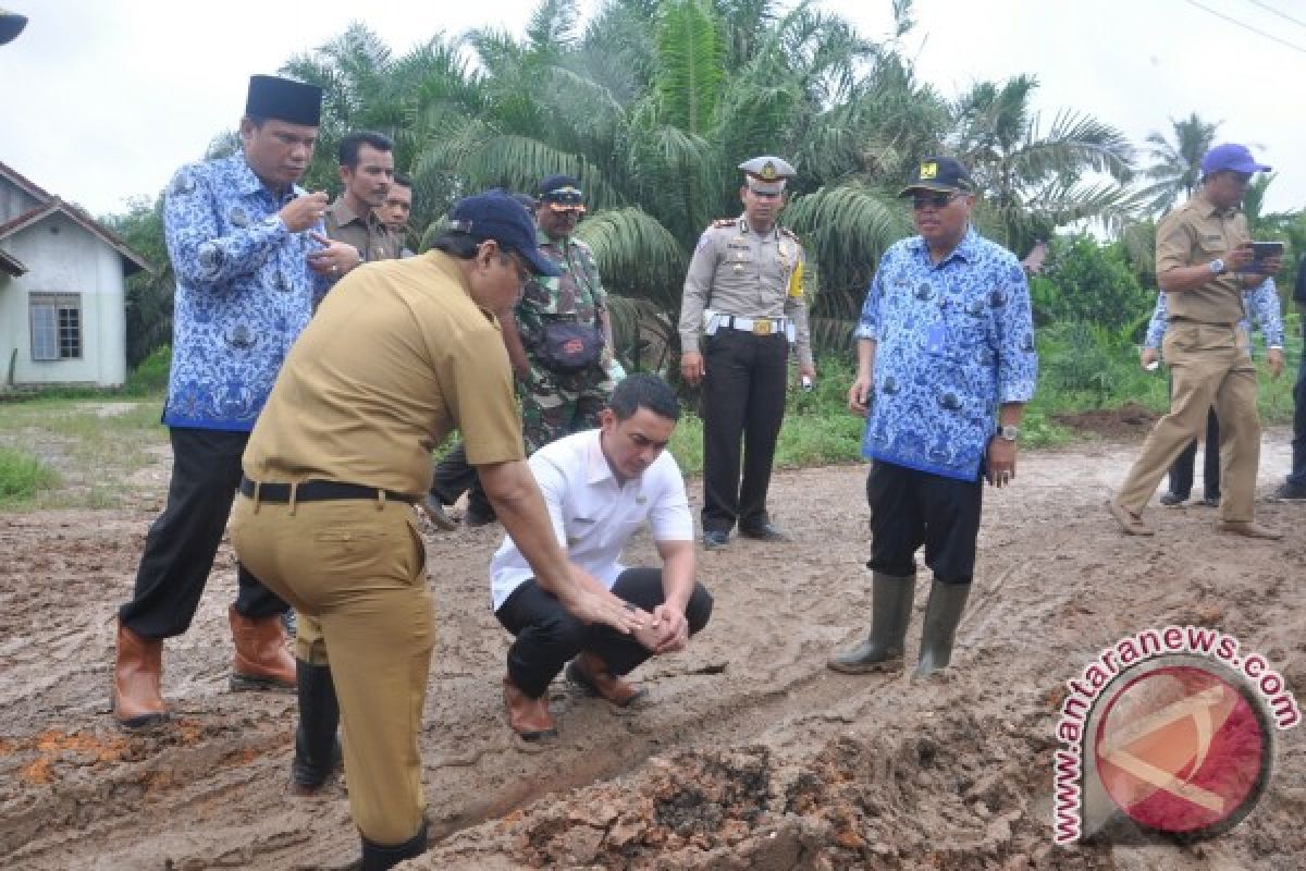 Jalan Sungai Gelam rusak parah