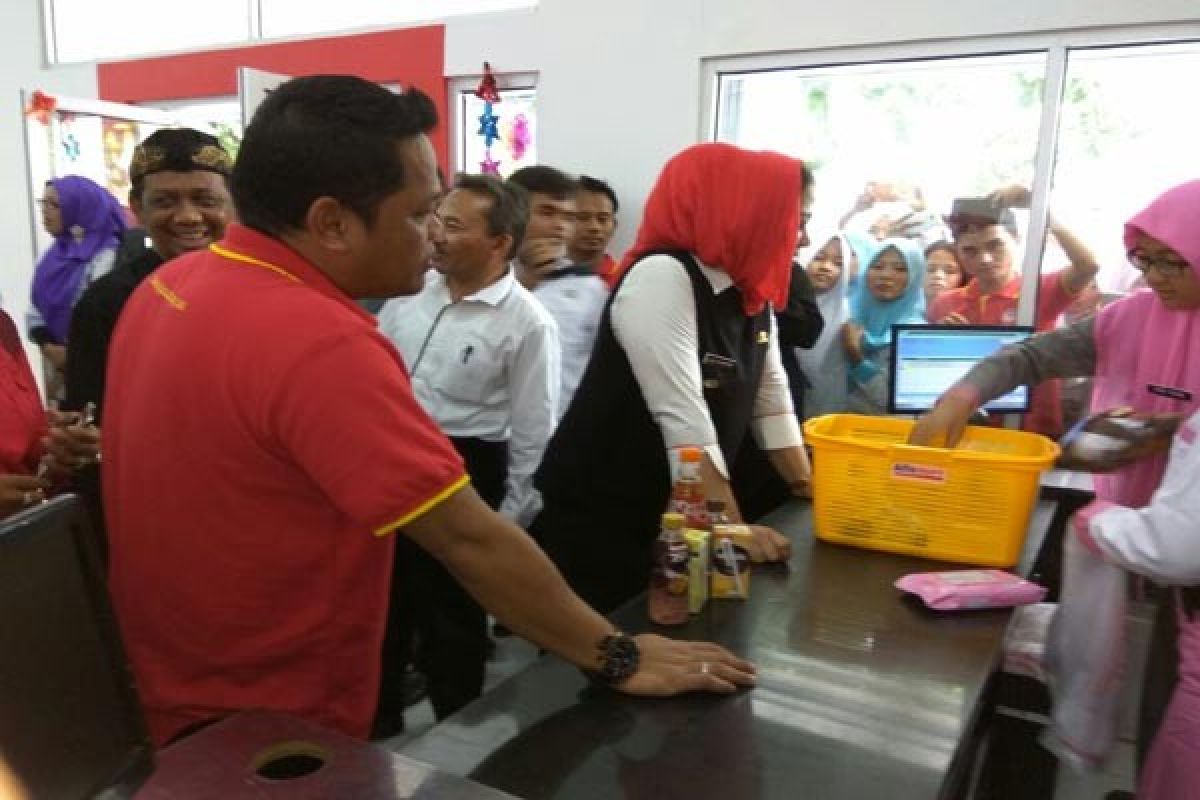 Alfamart Buka Pendidikan Ritel Di Sekolah Karawang