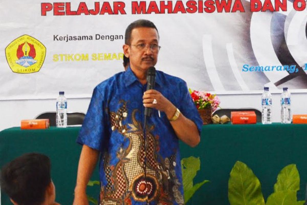 Ketua STIKom Ajak Masyarakat Tak Bersuuzan Soal UU ITE